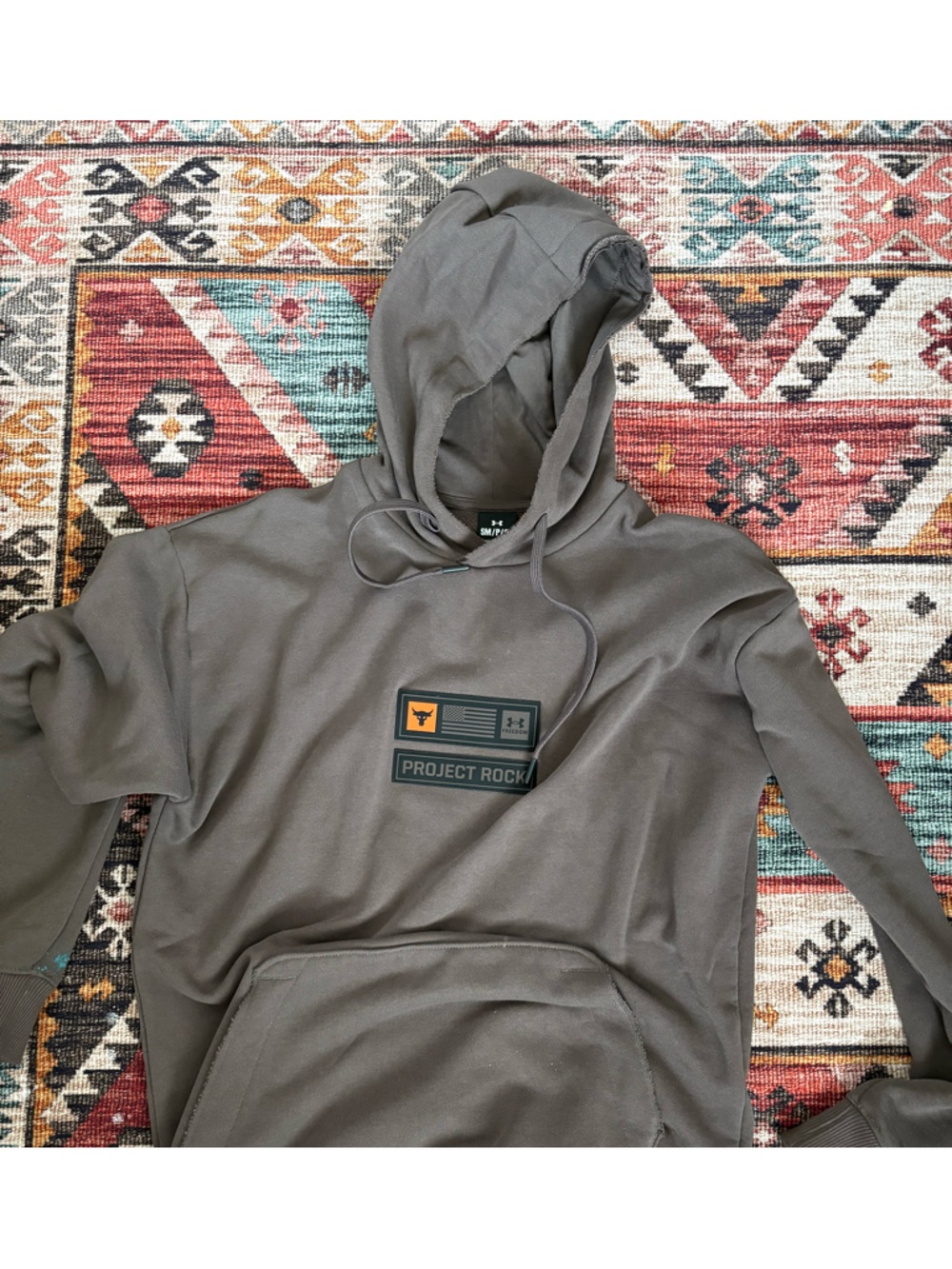 Men’s Small Under Armour Project rock hoodie